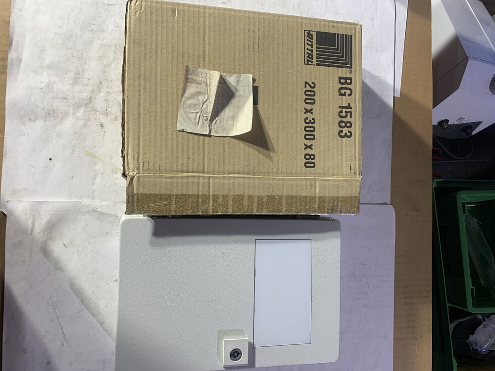 Rittal BG 1583. (200x300x80)