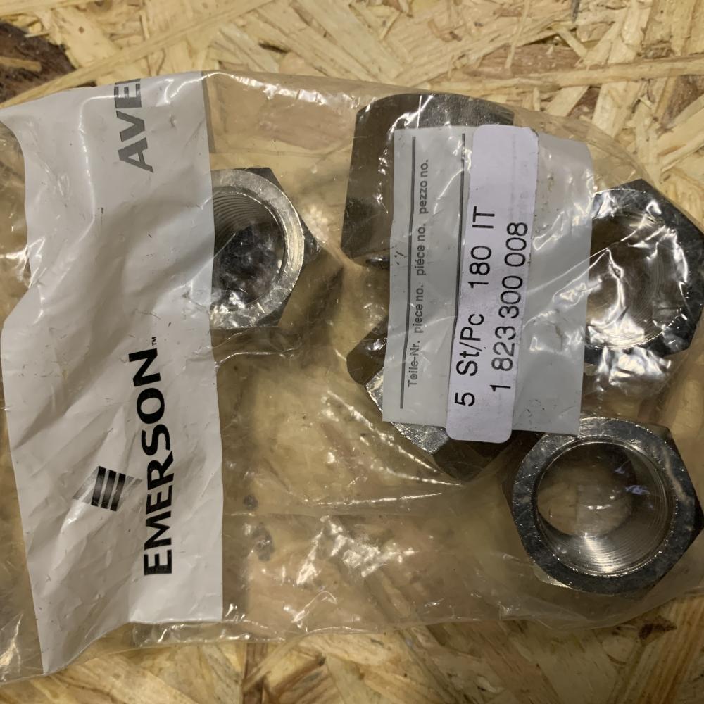 Sechskantmutter 1 823 300 008