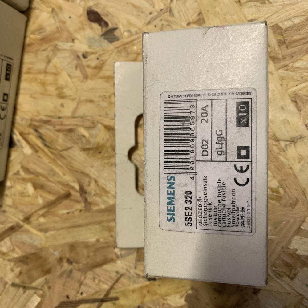 Siemens 5SE2 320