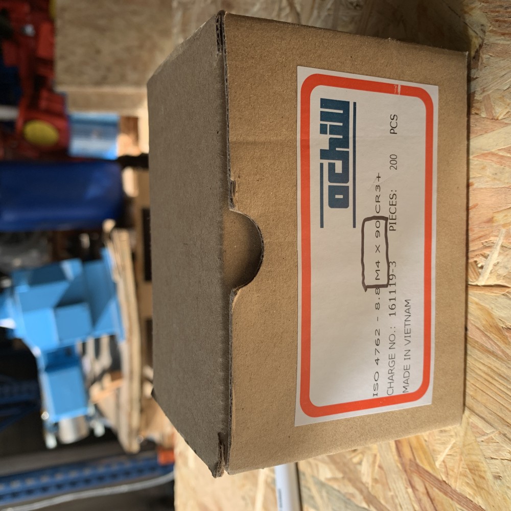 Zylinderschrauben  M4x90