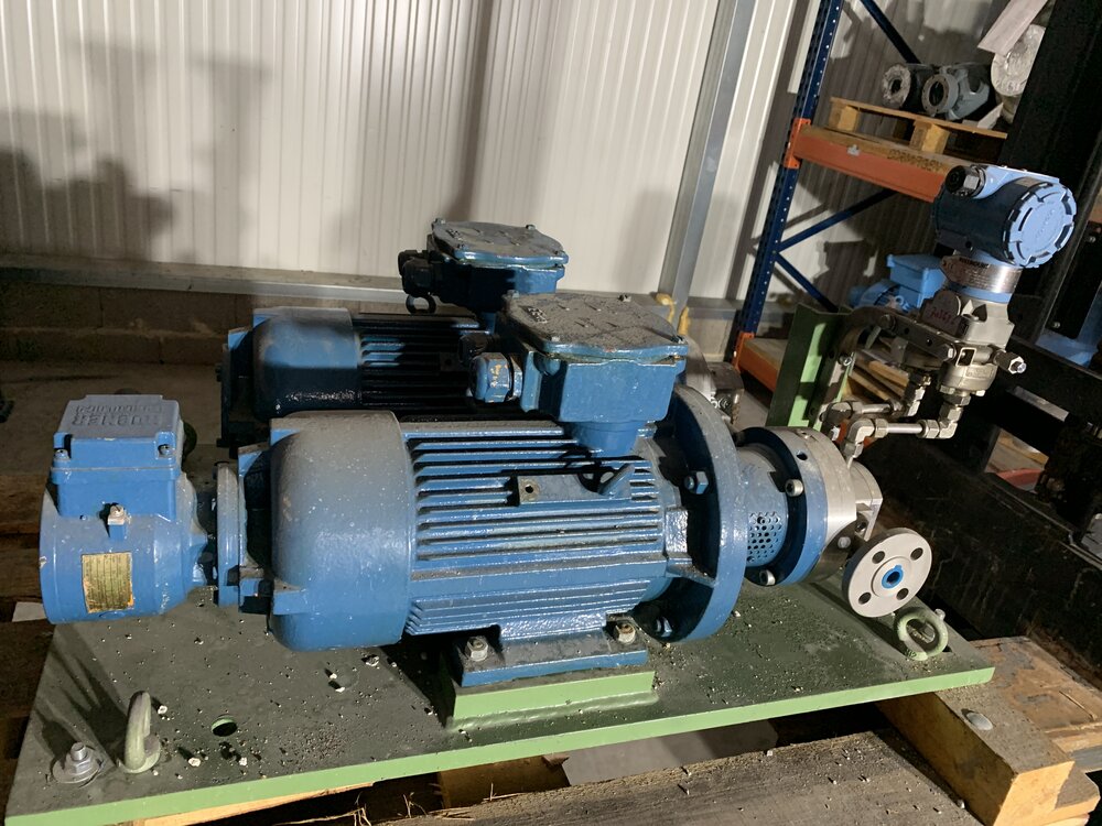 Felten und Guilleaume+ Motor: CD 100L-2; Pumpe: Witte CHEM 4,7-1 - Bild 2